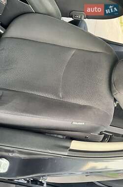 Хетчбек Nissan Leaf 2013 в 
