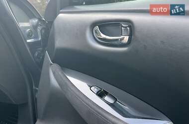 Хетчбек Nissan Leaf 2013 в 