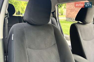 Хетчбек Nissan Leaf 2013 в 