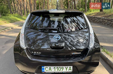 Хэтчбек Nissan Leaf 2014 в 