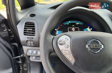 Хэтчбек Nissan Leaf 2014 в 