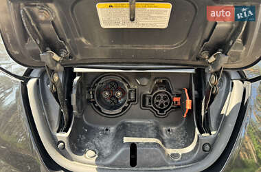 Хэтчбек Nissan Leaf 2014 в 