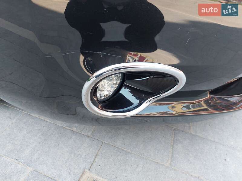 Хэтчбек Nissan Leaf 2013 в Ужгороде