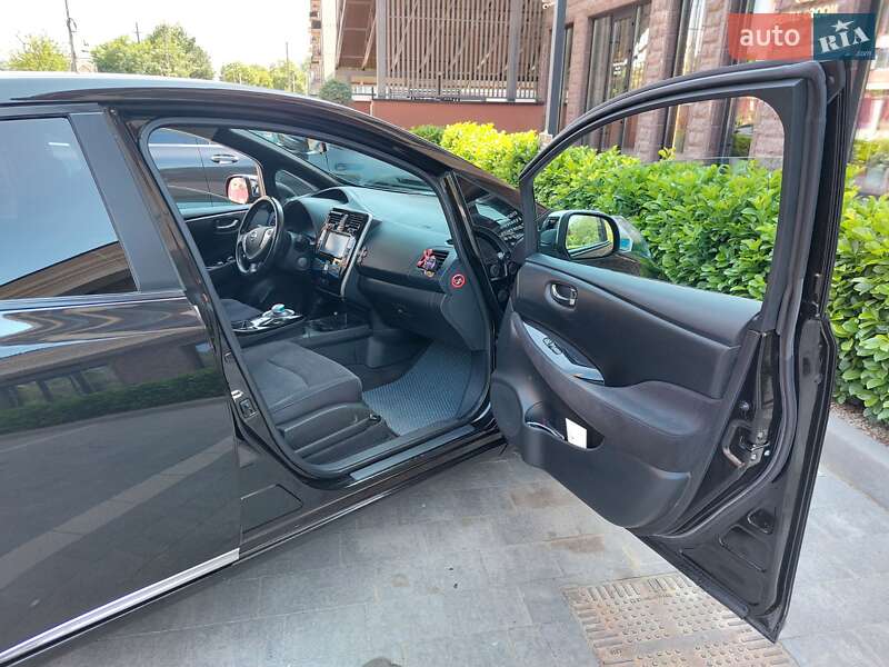 Хэтчбек Nissan Leaf 2013 в Ужгороде
