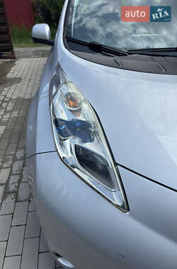 Хэтчбек Nissan Leaf 2014 в 