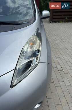 Хэтчбек Nissan Leaf 2014 в 