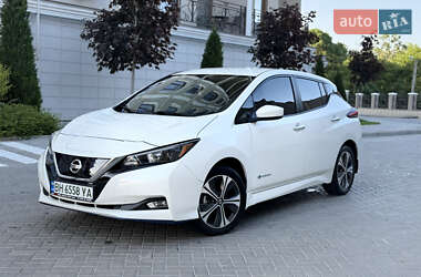 Хэтчбек Nissan Leaf 2019 в 