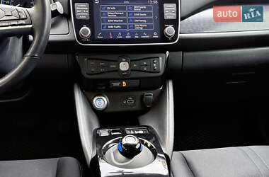 Хэтчбек Nissan Leaf 2019 в 