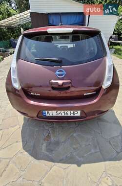 Хэтчбек Nissan Leaf 2016 в 