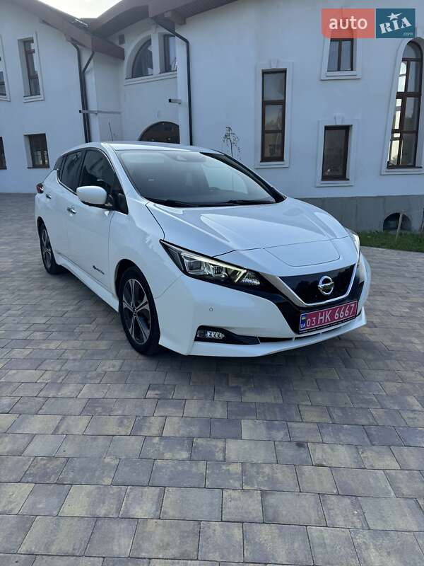 Хэтчбек Nissan Leaf 2019 в Долине