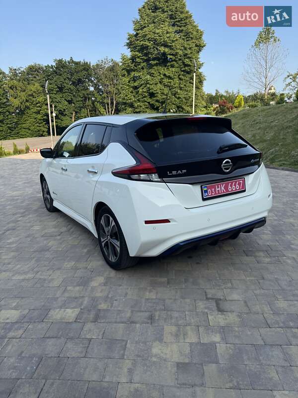 Хэтчбек Nissan Leaf 2019 в Долине