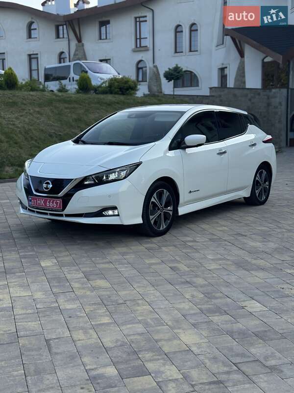 Хэтчбек Nissan Leaf 2019 в Долине