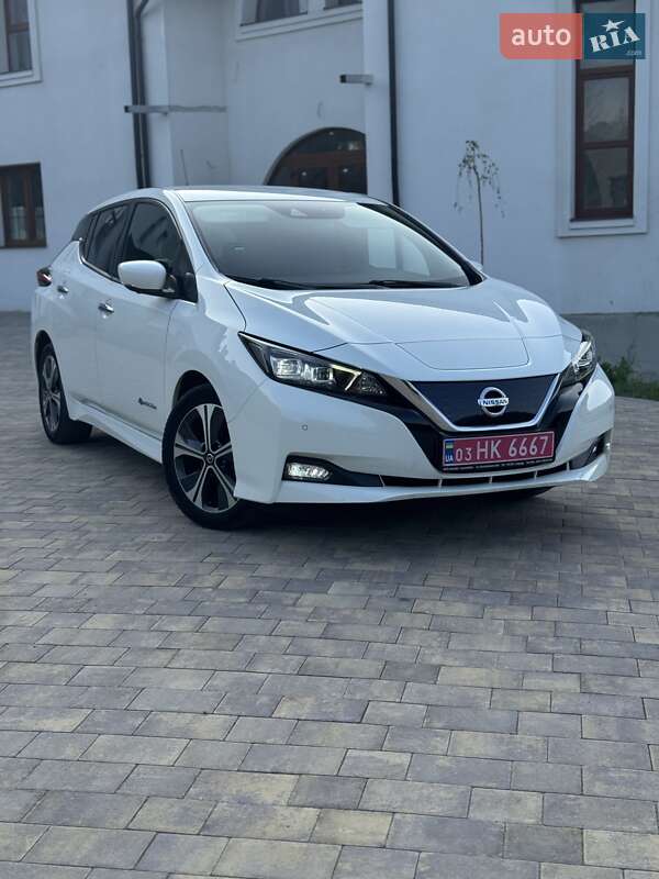 Хэтчбек Nissan Leaf 2019 в Долине