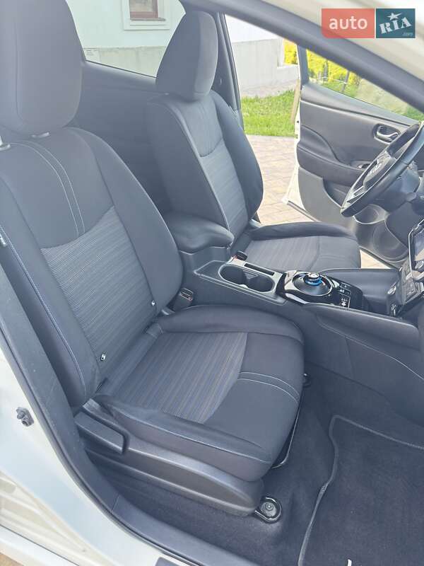 Хэтчбек Nissan Leaf 2019 в Долине