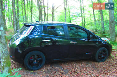 Хэтчбек Nissan Leaf 2014 в 