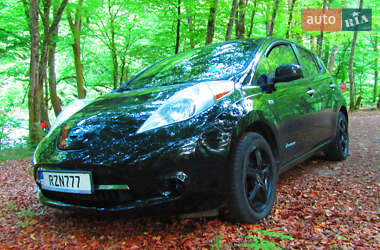 Хэтчбек Nissan Leaf 2014 в 