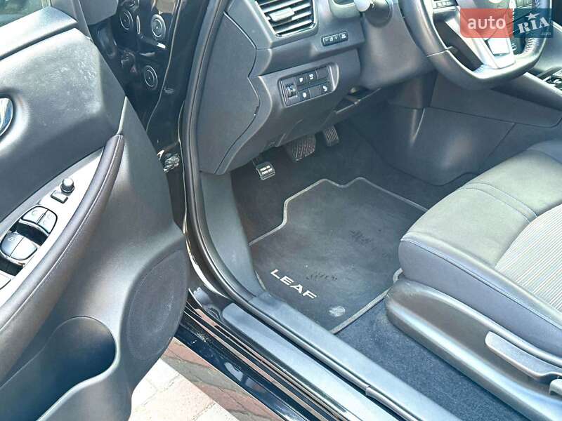 Хэтчбек Nissan Leaf 2020 в Днепре