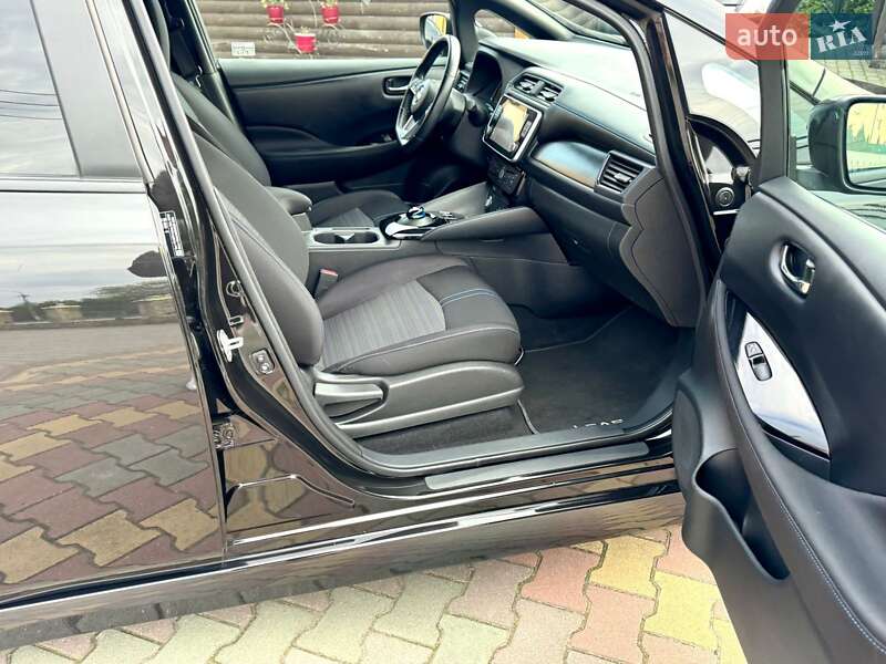 Хэтчбек Nissan Leaf 2020 в Днепре