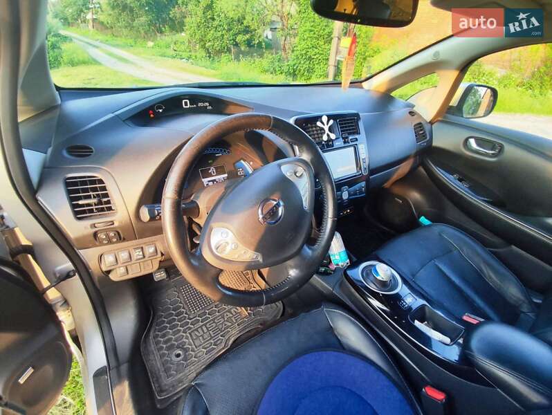 Хэтчбек Nissan Leaf 2014 в Хмельницком
