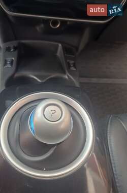 Хэтчбек Nissan Leaf 2015 в 