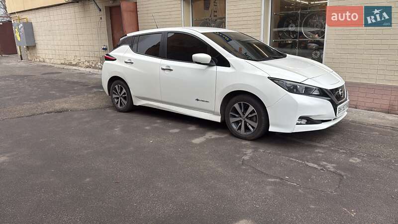 Хэтчбек Nissan Leaf 2018 в Одессе фото 3 Хэтчбек Nissan Leaf 2018 в Одессе