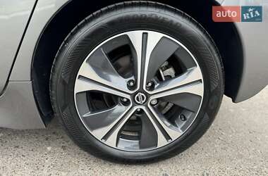 Хэтчбек Nissan Leaf 2020 в 