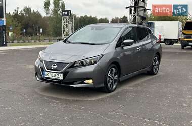 Хэтчбек Nissan Leaf 2020 в 