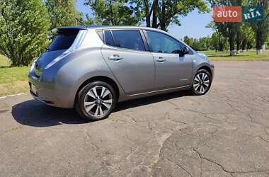 Хэтчбек Nissan Leaf 2014 в 