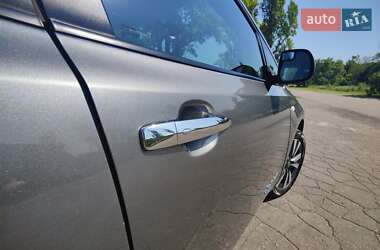 Хэтчбек Nissan Leaf 2014 в 