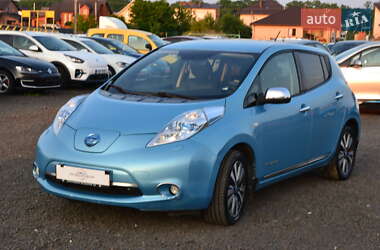 Хэтчбек Nissan Leaf 2014 в 