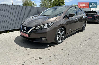 Хэтчбек Nissan Leaf 2018 в 