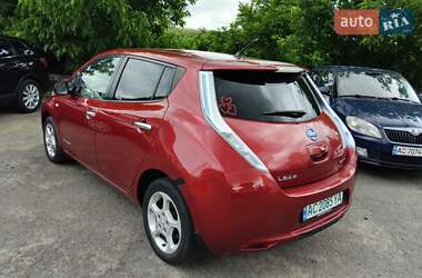 Хэтчбек Nissan Leaf 2012 в 