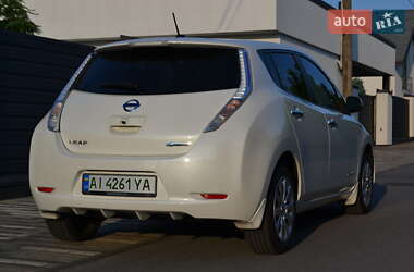 Хэтчбек Nissan Leaf 2016 в 