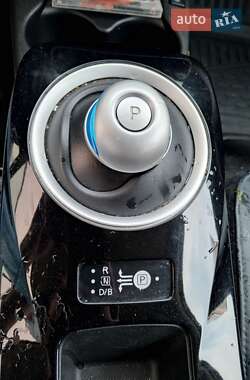 Хетчбек Nissan Leaf 2017 в 