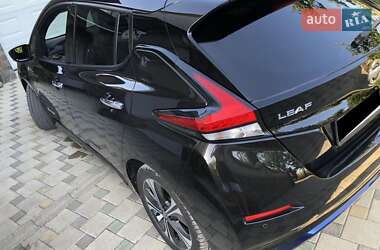 Хэтчбек Nissan Leaf 2018 в 