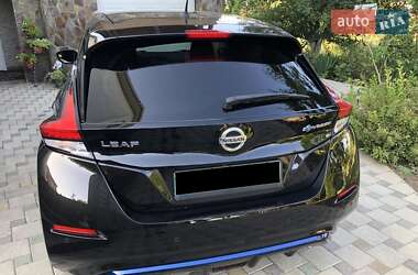 Хэтчбек Nissan Leaf 2018 в 