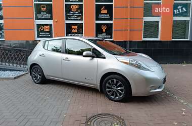 Хэтчбек Nissan Leaf 2015 в Ровно