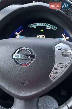 Хэтчбек Nissan Leaf 2016 в 