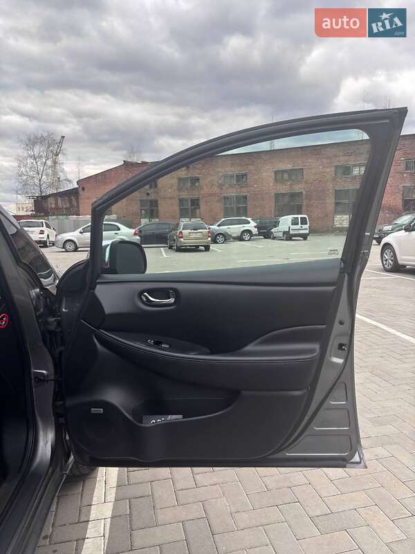 Хэтчбек Nissan Leaf 2013 в Житомире