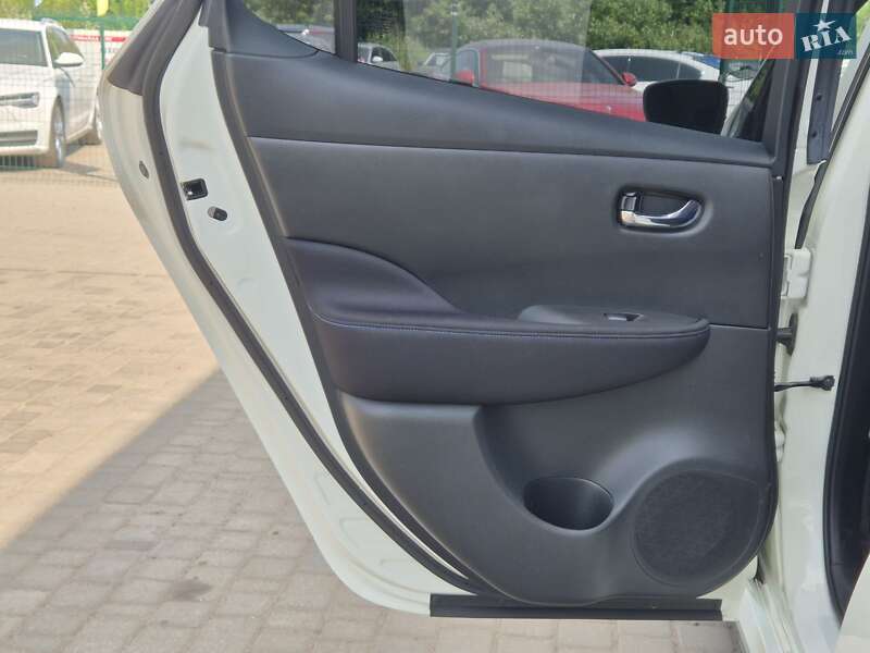 Хетчбек Nissan Leaf 2022 в Бердичеві