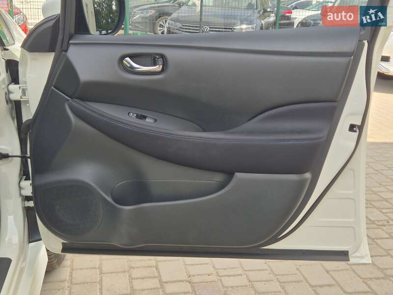 Хетчбек Nissan Leaf 2022 в Бердичеві