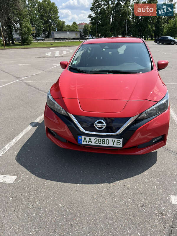 Хэтчбек Nissan Leaf 2019 в Киеве
