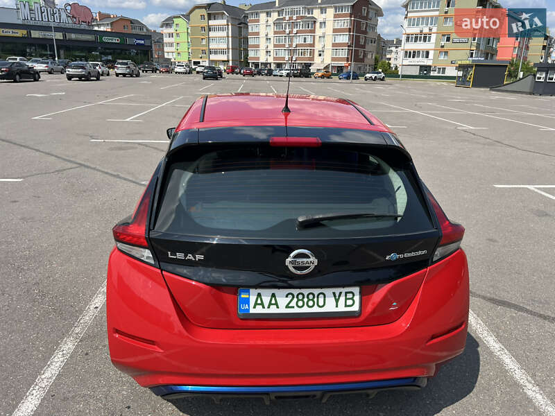 Хэтчбек Nissan Leaf 2019 в Киеве