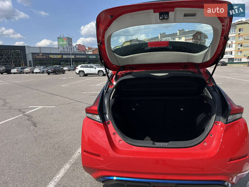Хэтчбек Nissan Leaf 2019 в Киеве