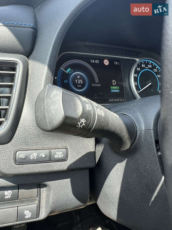 Хэтчбек Nissan Leaf 2019 в Киеве