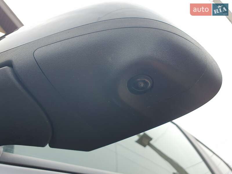 Хетчбек Nissan Leaf 2013 в Горі
