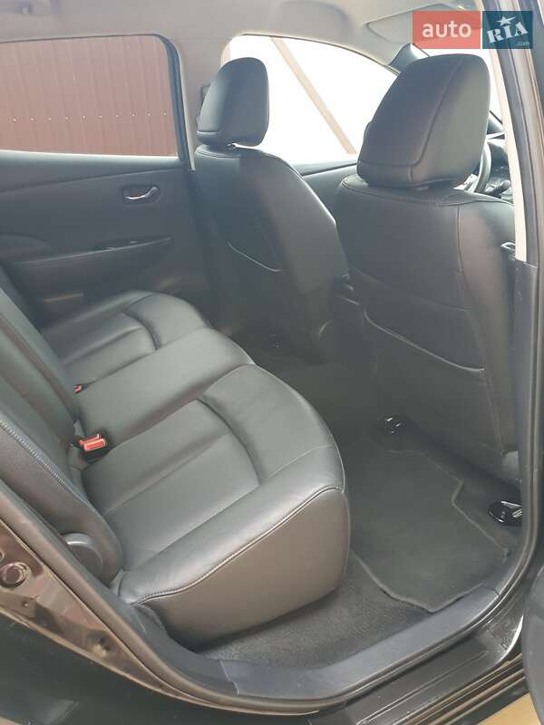 Хетчбек Nissan Leaf 2013 в Горі