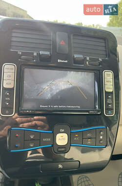 Хэтчбек Nissan Leaf 2012 в 