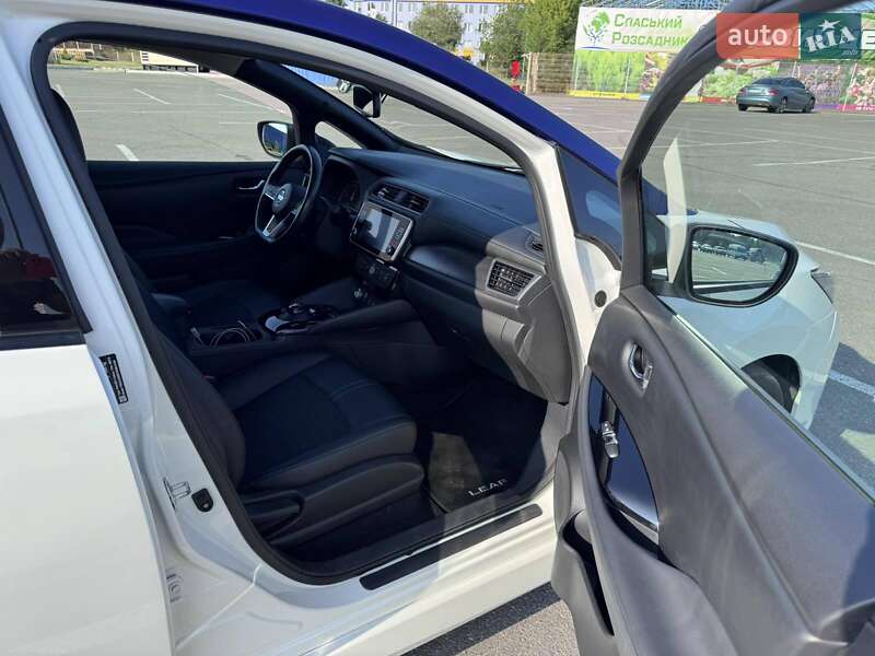 Хетчбек Nissan Leaf 2019 в Дніпрі