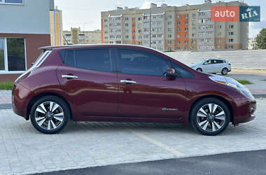 Хэтчбек Nissan Leaf 2016 в 